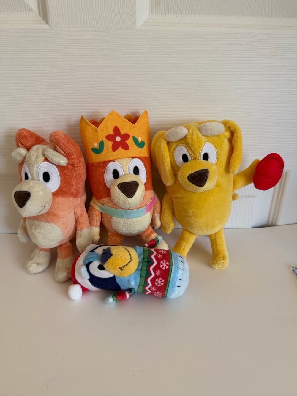 Bluey plush characters plush lot of 4 includes Queen Bingo